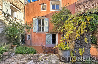 Maison de village 7 pièces de 191 m2 à Roquebrune-sur-Argens avec cour intérieure — photo du bien