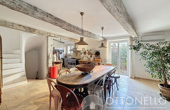 Maison de village 7 pièces de 191 m2 à Roquebrune-sur-Argens avec cour intérieure — photo 5