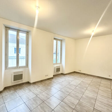 Appartement 2 pièces 700 €