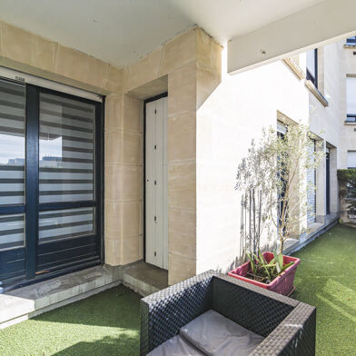 Appartement 5 pièces 256700 €