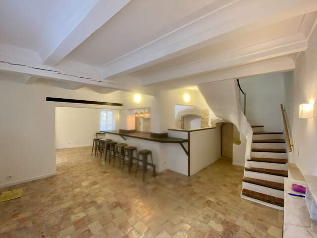 MAISON DE VILLAGE (250m2)/ 2 T3 INDEPENDANT / 84360 LAURIS — photo du bien
