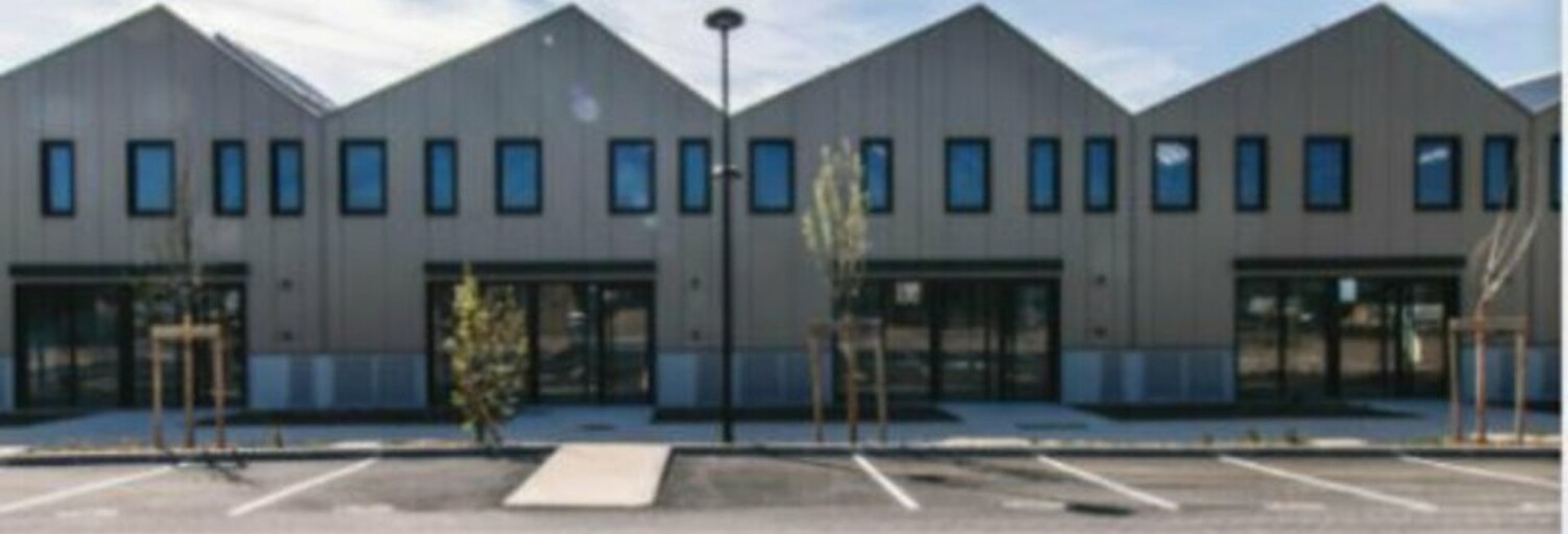 Commerce  3817 m² à vendre à Toussieu (69780)