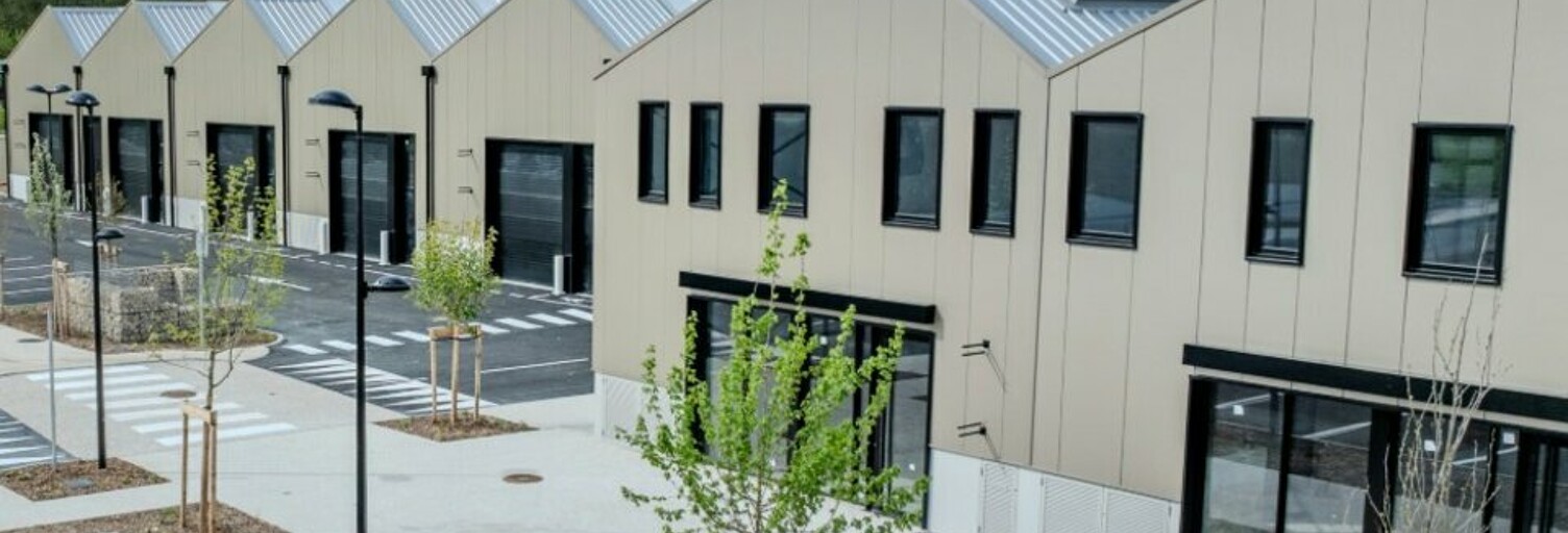 Commerce  3817 m² à vendre à Toussieu (69780)