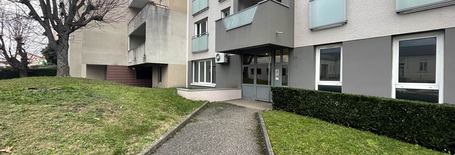 Commerce 3 Pièces 93 m² à louer à La Grand-Croix (42320)