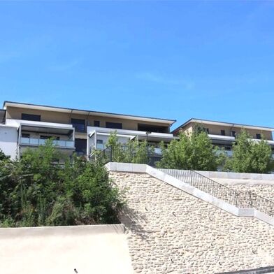 Appartement 3 pièces 880 €