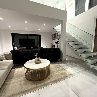 Maison 5 pièces 539000 €