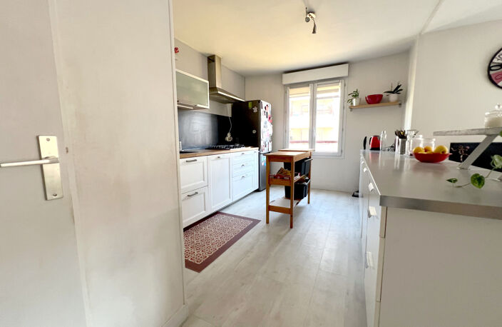 A vendre en exclusivité Lyon 9  Vaise appartement lumineux d — photo 4