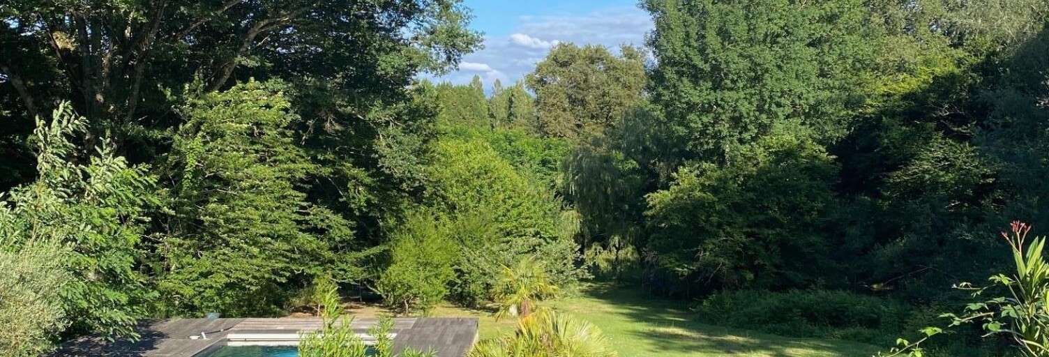 Maison 8 Pièces 325 m² à vendre à Fargues-Saint-Hilaire (33370)