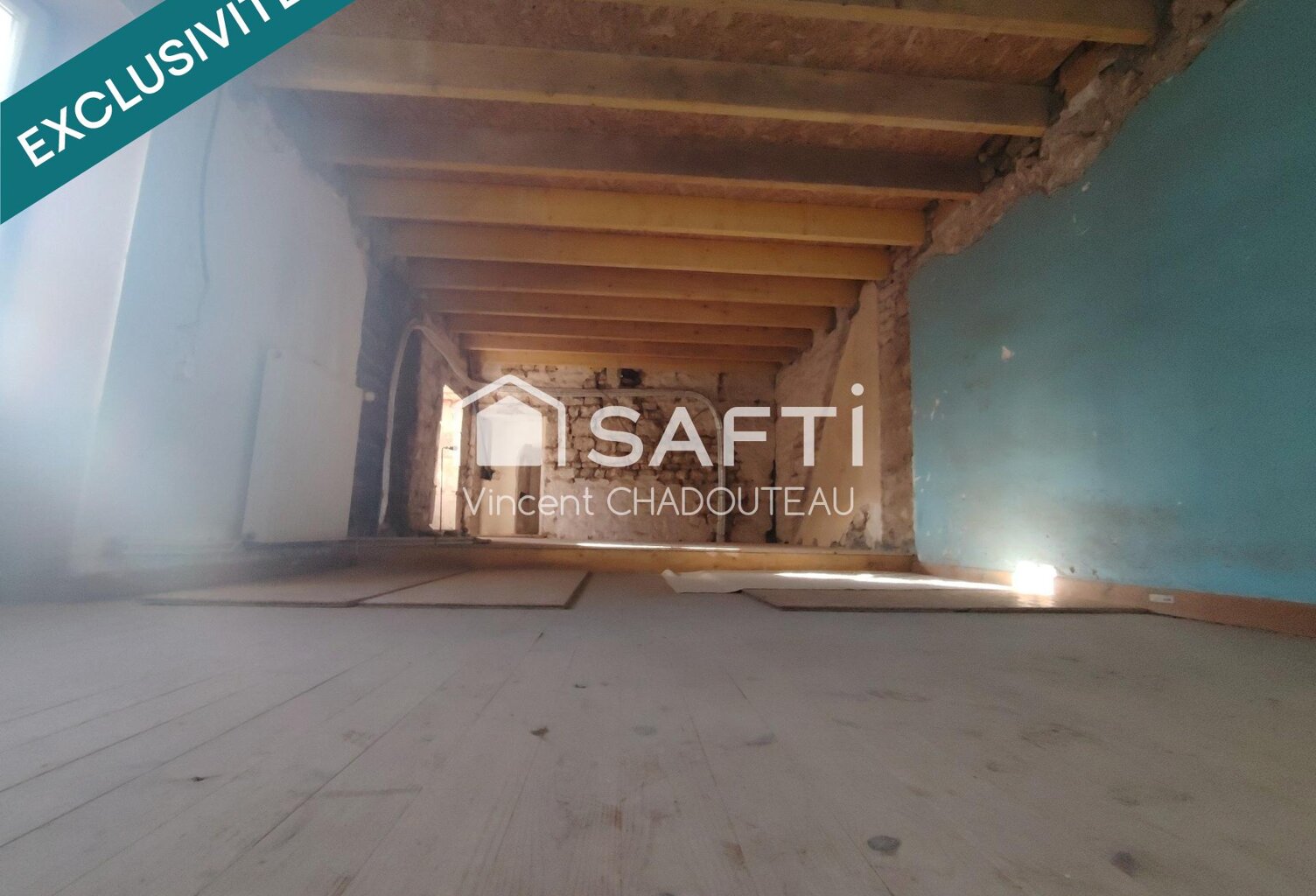 Maison d'habitation de 80m2 plus dépendances au cœur de Melle. — photo 1
