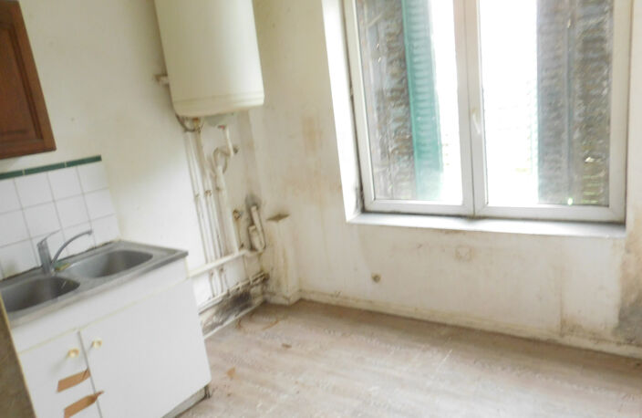 APPARTEMENT DE TYPE PLEIN PIED A RENOVER — photo 3