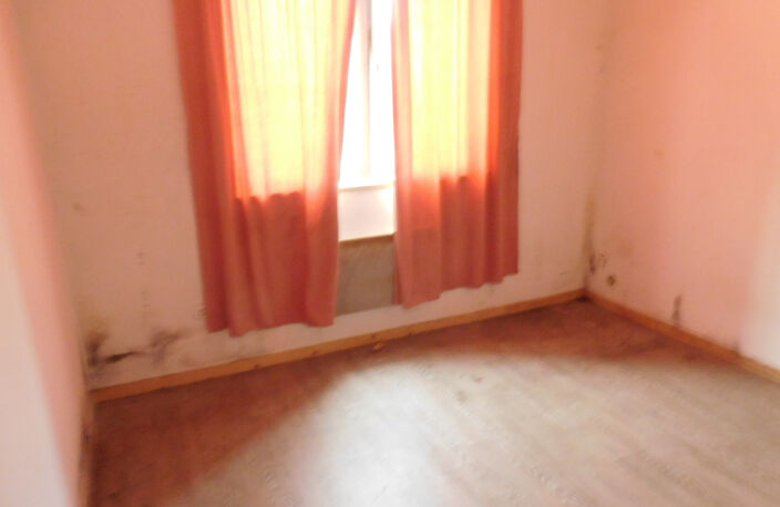 APPARTEMENT DE TYPE PLEIN PIED A RENOVER — photo 4