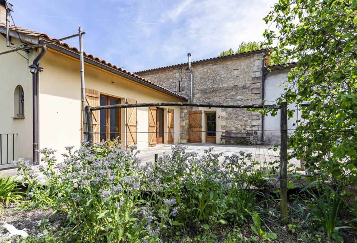 Maison en pierre de 6 pièces principales — photo 1
