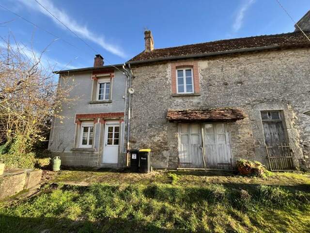Maison en pierre de 4 pièces principales — photo du bien