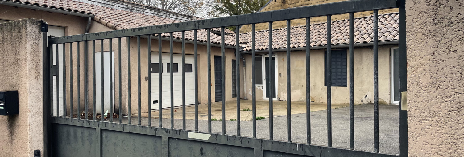 Local industriel  220 m² à vendre à Le Pontet (84130)