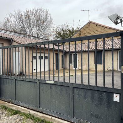 Local industriel  220500 €