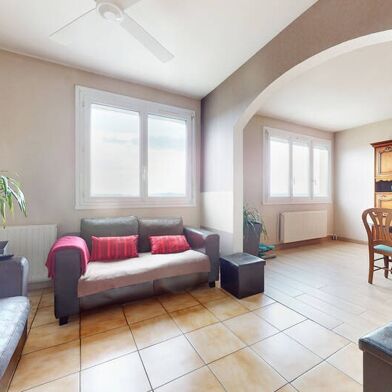 Appartement 5 pièces 196330 €