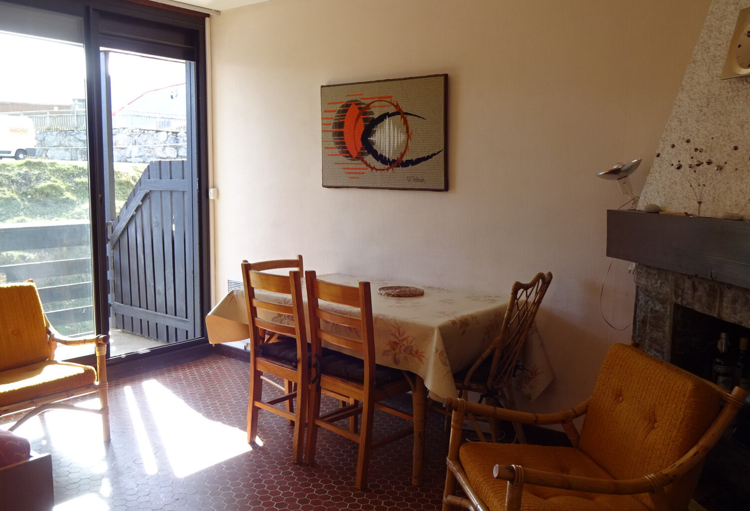 STUDIO AVEC TERRASSE FACE AUX PISTES DE SKI — photo 1
