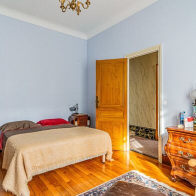 Maison 5 pièces 751679 €