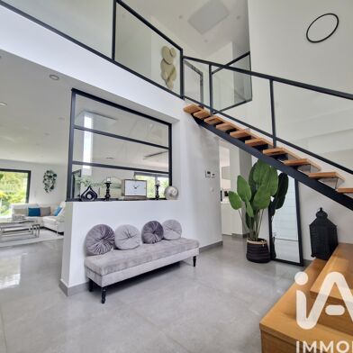 Maison 9 pièces 669900 €