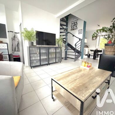 Appartement 3 pièces 213600 €
