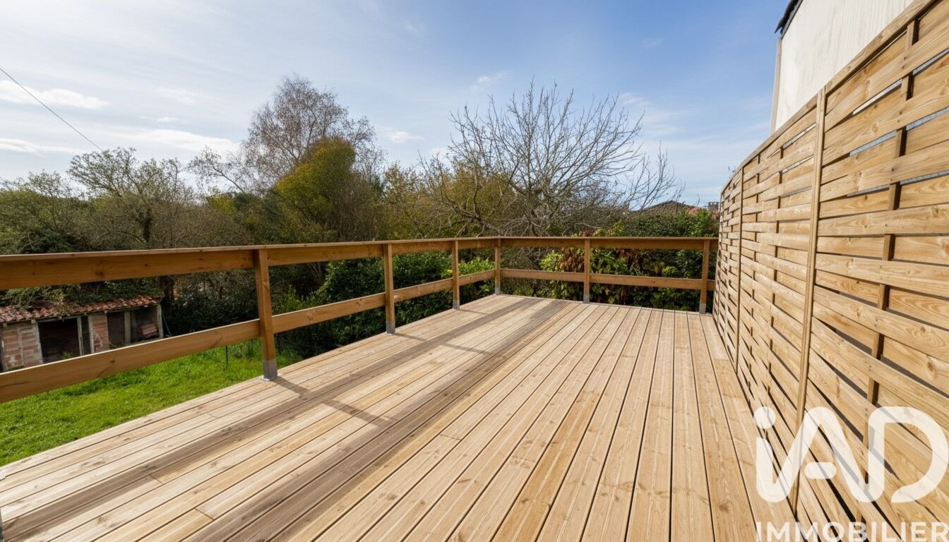 L-Isle-Jourdain - 89m² - 5p. - 2ch.