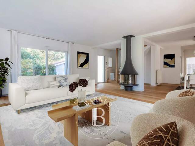 SAINTE-FOY-LÈS-LYON - Maison familiale de 250 m² - Terrain de 997 m² - 5 chambres — photo du bien