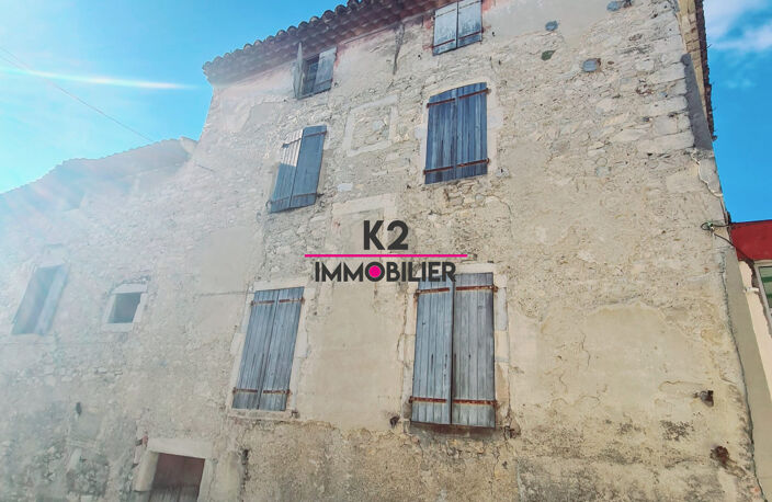 IMMEUBLE - MAISON DE VILLAGE - A RESTAURER - 144 M² + CAVES — photo 4