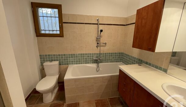 Villa / Maison 4 pièces  à louer Cuges-les-Pins 13780