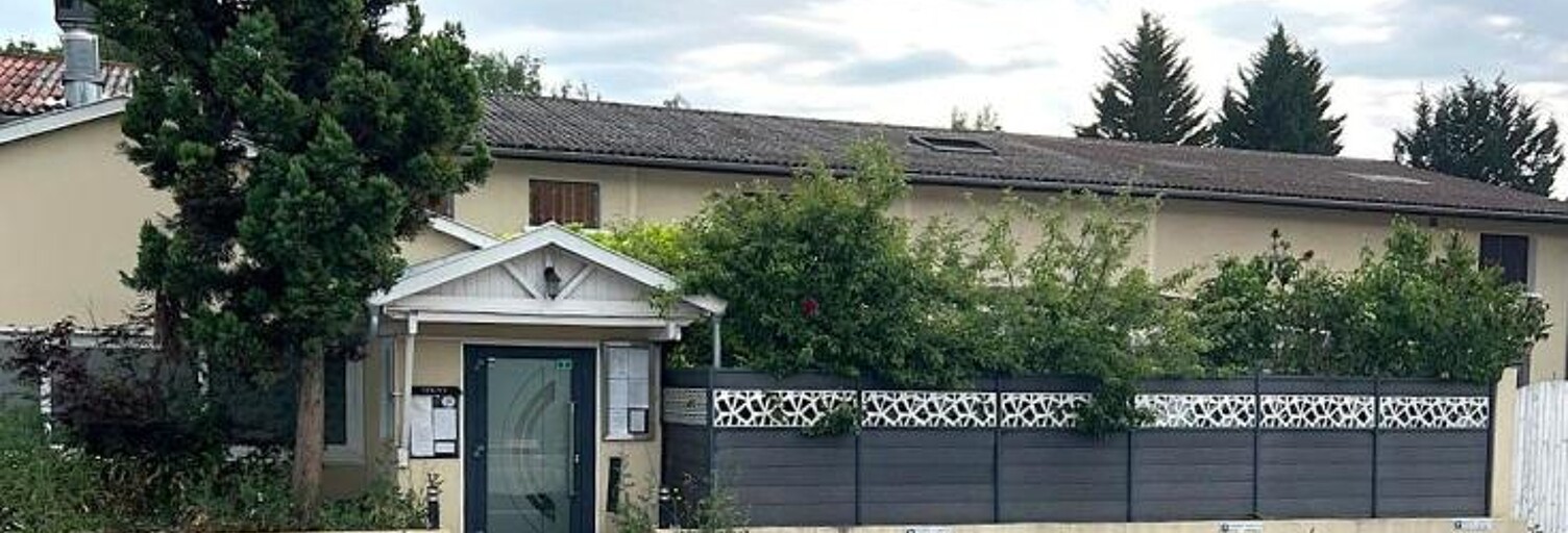 Immeuble   m² à vendre à Saint-Genis-Pouilly (01630)