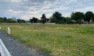 Terrain  553 m² à vendre à Saint-Savin (33920)