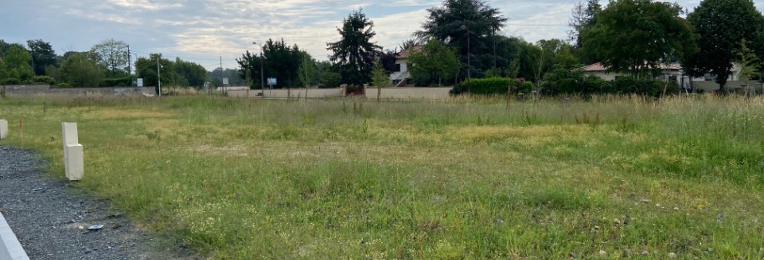 Terrain  790 m² à vendre à Saint-Savin (33920)