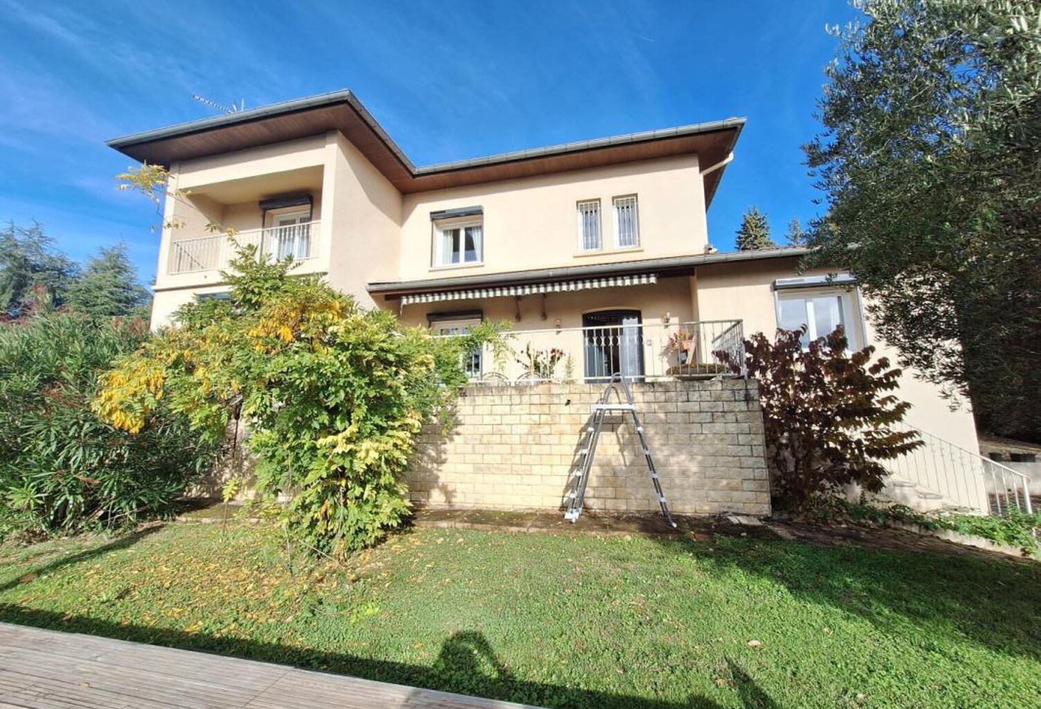Belle maison unique avec jusqu'à 6 chambres, , 3 terrasse, garage,piscine, grand jardin de 2 280m2. Idéal pour une chambre d'hôtes — photo 1