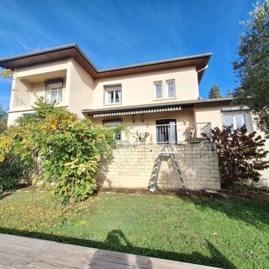 Divers 9 pièces 295000 €