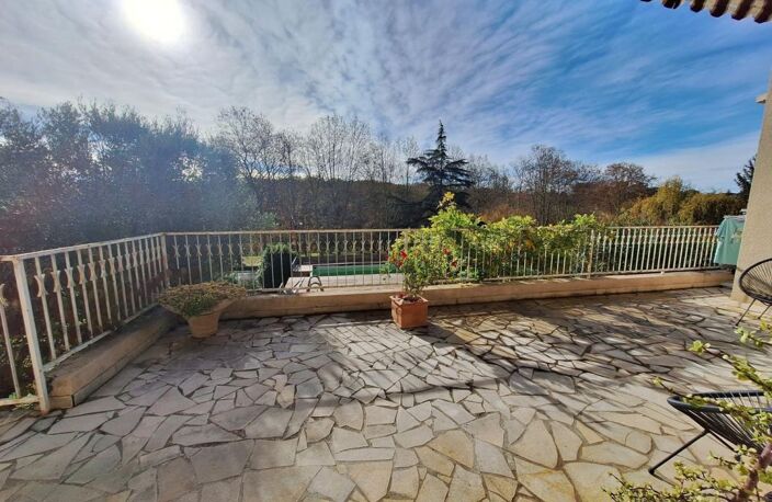 Belle maison unique avec jusqu'à 6 chambres, , 3 terrasse, garage,piscine, grand jardin de 2 280m2. Idéal pour une chambre d'hôtes — photo 3
