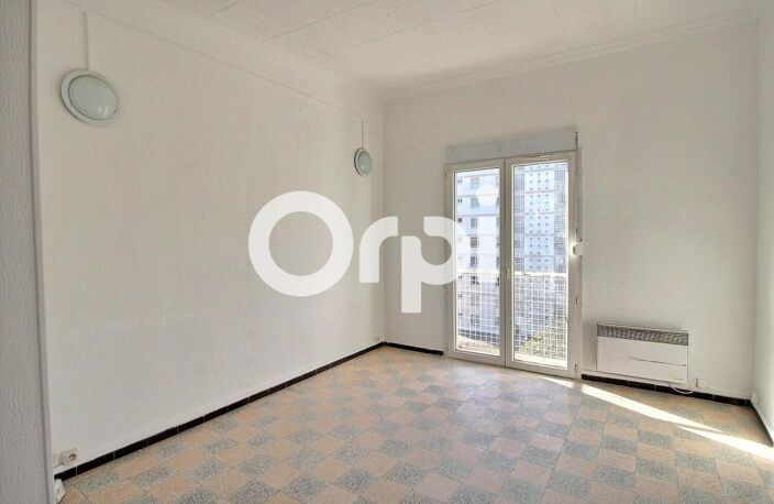 APPARTEMENT T3 TRAVERSANT - DERNIER ETAGE - 13010 MARSEILLE - LA SAUVAGERE - — photo 2