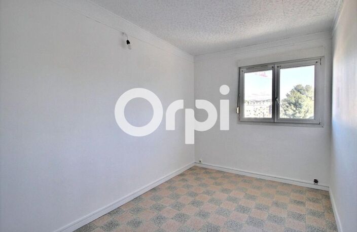 APPARTEMENT T3 TRAVERSANT - DERNIER ETAGE - 13010 MARSEILLE - LA SAUVAGERE - — photo 3