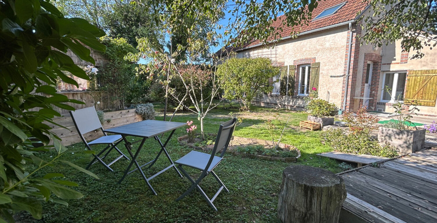 Propriété de charme sur 2 300 m² de terrain arboré sans vis-à-vis offrant calme espace et potentiel exceptionnel CHAMPCEVRAIS (89) — photo 1