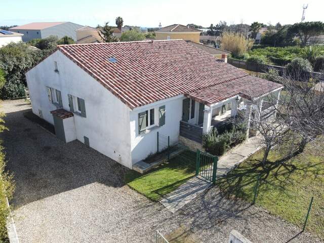 Maison de plain-pied de 144 m2 au total, 2 maisons indépendantes, jardins, terrasses, parking, sans vis-à-vis et proche des commerces à FOLELLI, Haute Corse (20) — photo du bien