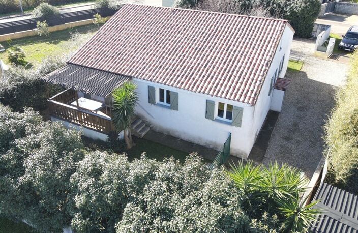 Maison de plain-pied de 144 m2 au total, 2 maisons indépendantes, jardins, terrasses, parking, sans vis-à-vis et proche des commerces à FOLELLI, Haute Corse (20) — photo 2