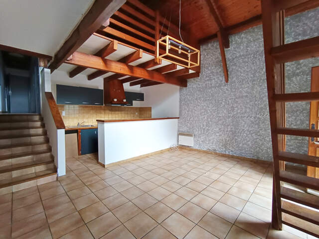 Maison de charme à 50 m du Lot avec mezzanine et terrasse — photo du bien