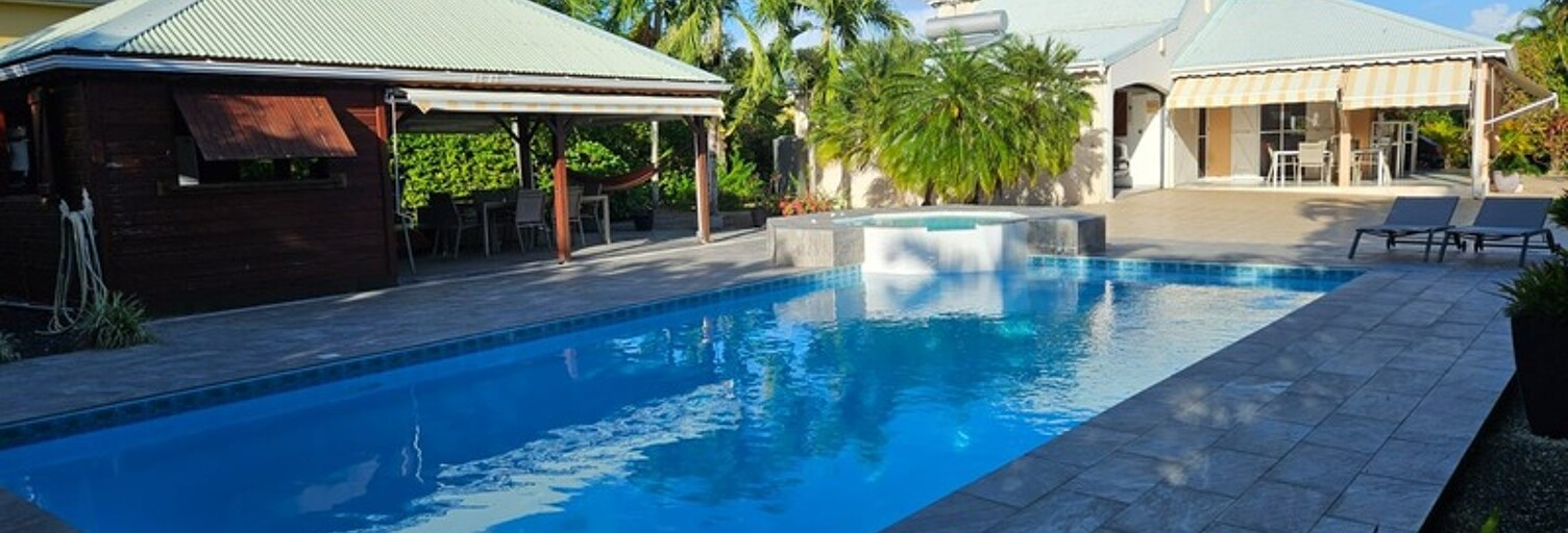 Maison 16 Pièces 190 m² à vendre à Saint-François (97118)