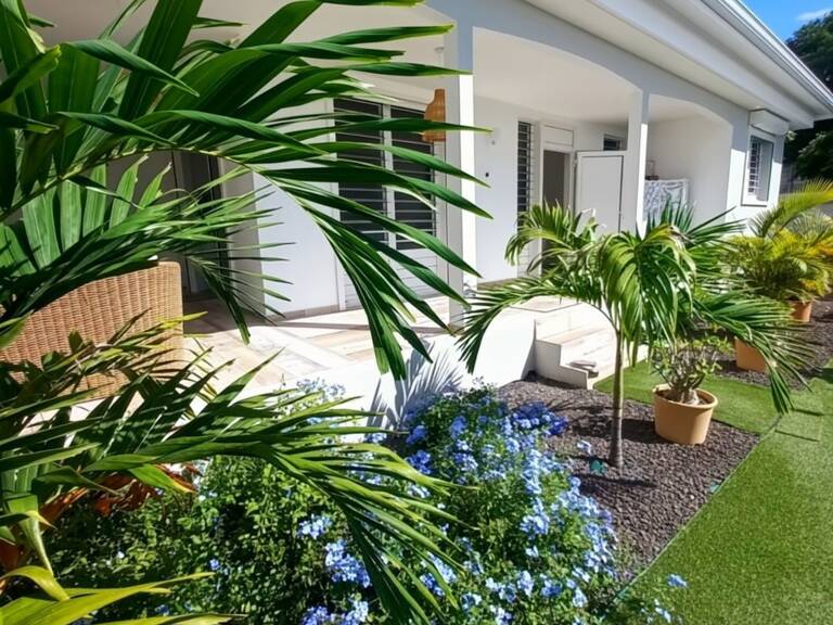 Villa premium T3 & son T2 à vendre à SAINTE ANNE Bourg (971) Guadeloupe - — photo 1