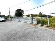 Dpt Charente Maritime (17), à vendre proche de SAINTES Entrepots parkings et Bureaux — photo 2