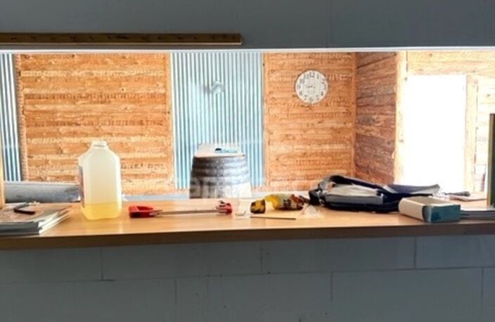 Dpt Charente Maritime (17), à vendre proche de SAINTES Entrepots et Bureaux — photo 4