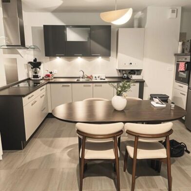 Appartement 3 pièces 296800 €