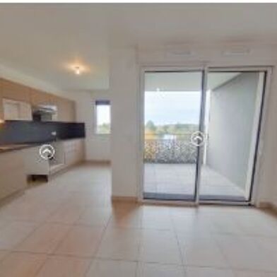 Appartement 3 pièces 867 €