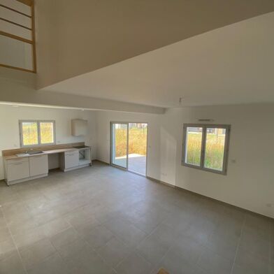 Maison 5 pièces 1300 €