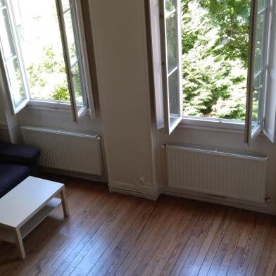 Appartement 3 pièces 990 €
