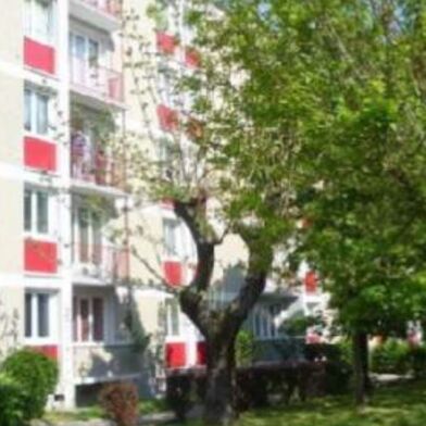 Appartement 4 pièces 740 €