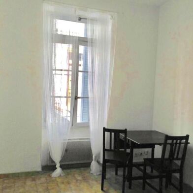Appartement 1 pièces 330 €